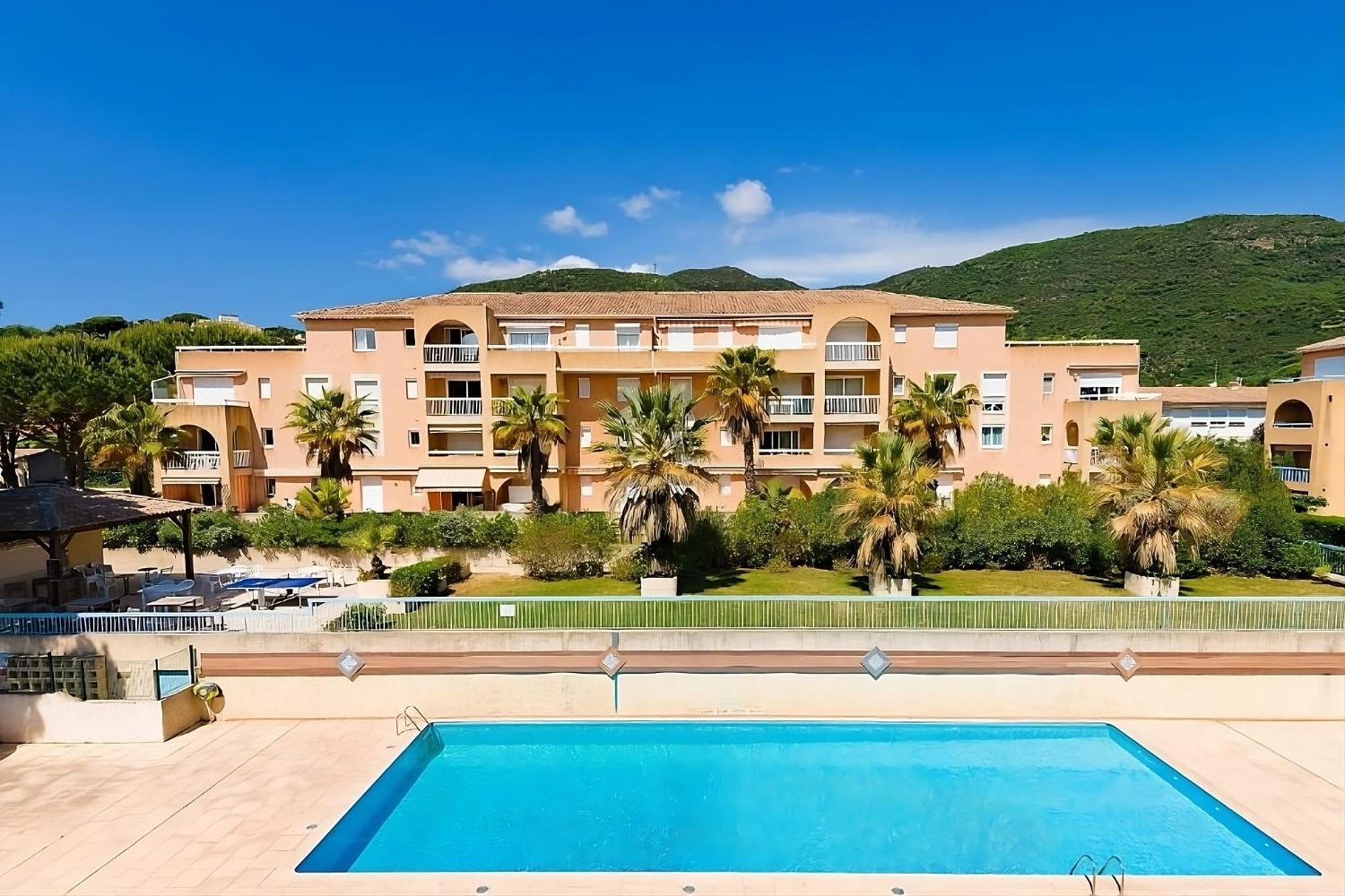 Appartement Residence Santa Barbara Avec Piscine Et A 750M De La Plage Cavalaire-sur-Mer Dış mekan fotoğraf