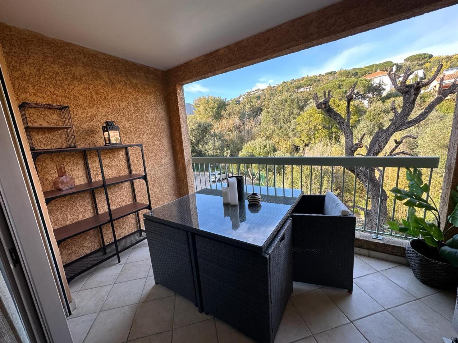 Appartement Residence Santa Barbara Avec Piscine Et A 750M De La Plage Cavalaire-sur-Mer Dış mekan fotoğraf